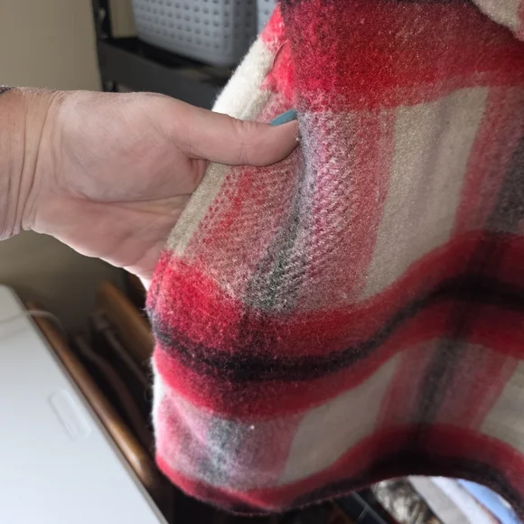 D.i.P Heavyweight Men's Red and White Button-Up Shirt Size 3X with Pockets. - Picture 3 of 6